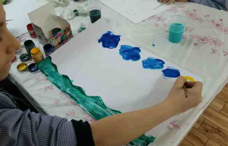 مرحله اول کار با گواش روی مقوا 6