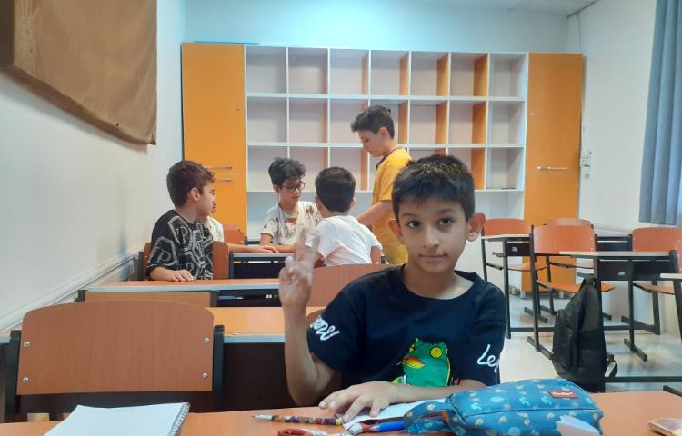 مرور اشعار کتاب کلاس سوم در قالب بازی 3