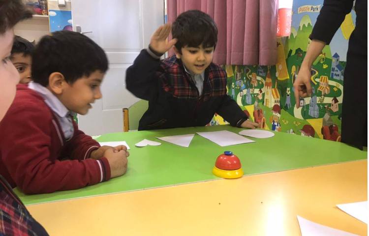 مرور اشکال هندسی با بازی در زنگ زبان 3