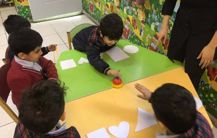 مرور اشکال هندسی با بازی در زنگ زبان 4