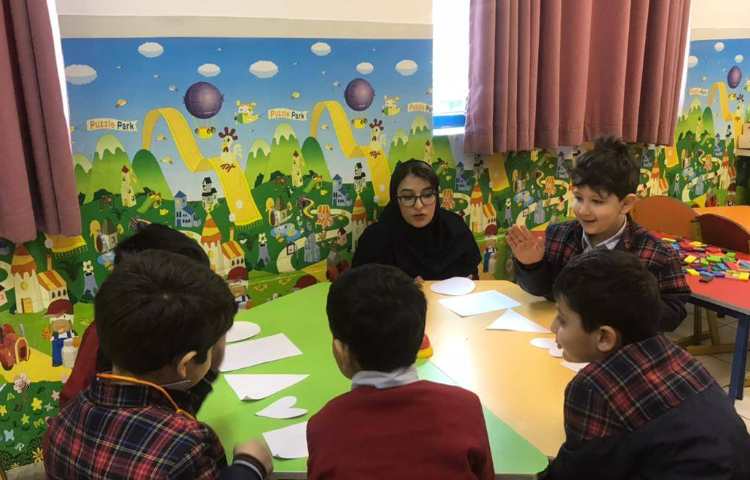 مرور اشکال هندسی با بازی در زنگ زبان 6