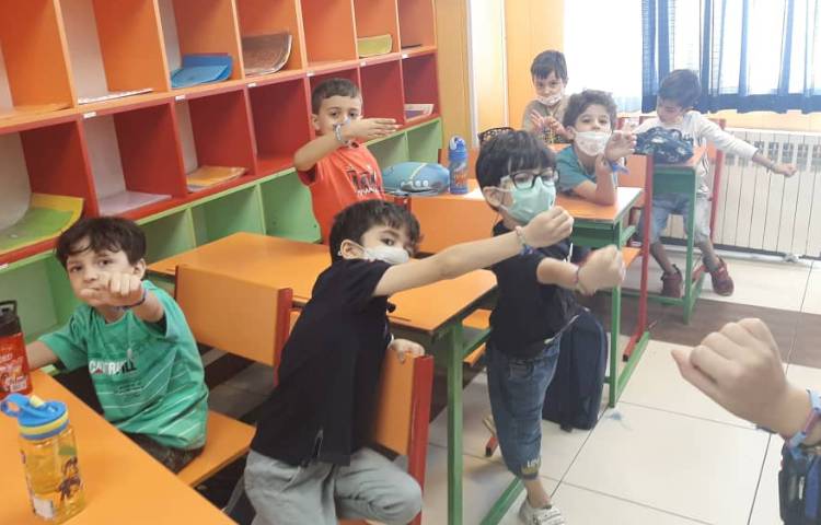 :مرور الگو و ساخت دستبند با نی و روبان، کلاس توت فرنگی