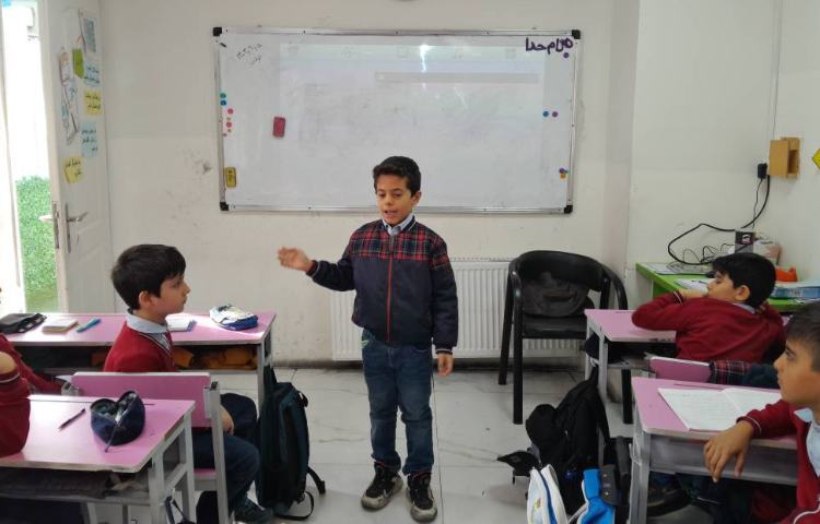 مرور بهداشت عمومی 1و2و نتیکت 1و2 ، دانش در حال پاسخگویی به پرسش کلاسی هستند 3