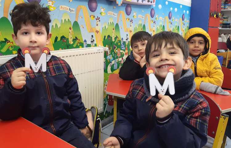 مرور حرف Mm 4