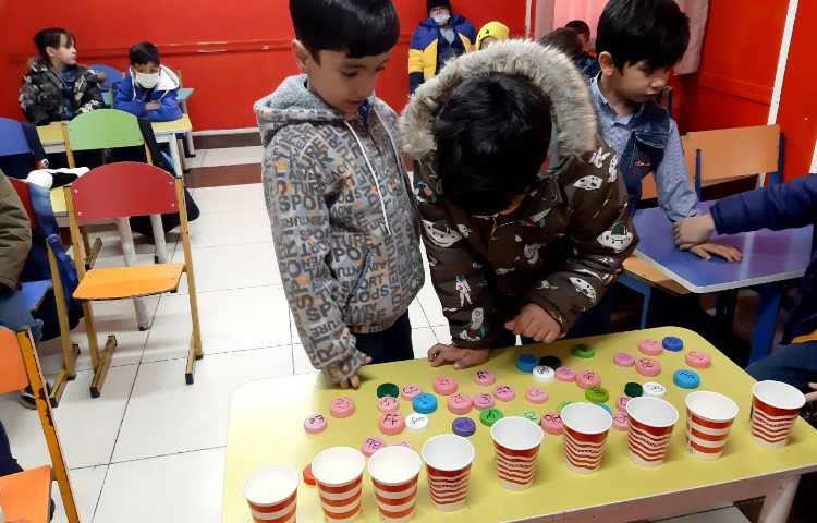 مرور حروف با بازی 1