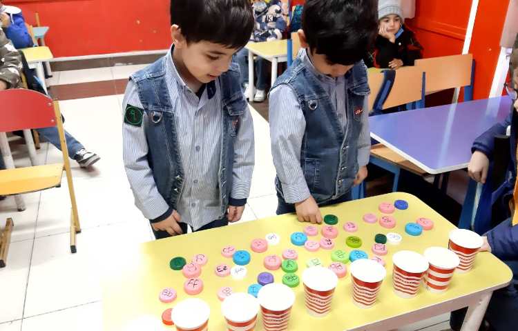 مرور حروف با بازی 2