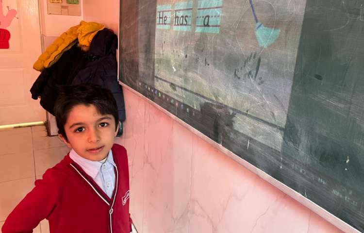 مرور حروف، روخوانی و نوشتار کلمات با بازی 1