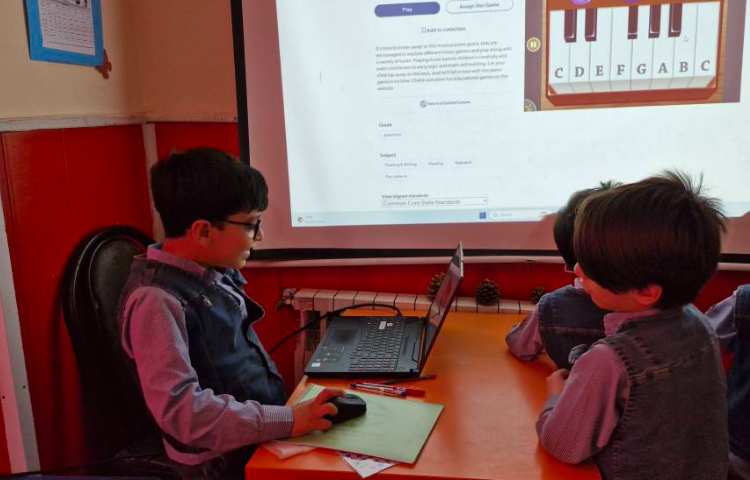 مرور حروف همراه با بازی آنلاین 5