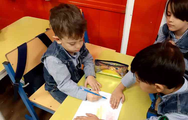 مرور حروف همراه با بازی و تقویت مهارت دست ورزی 1