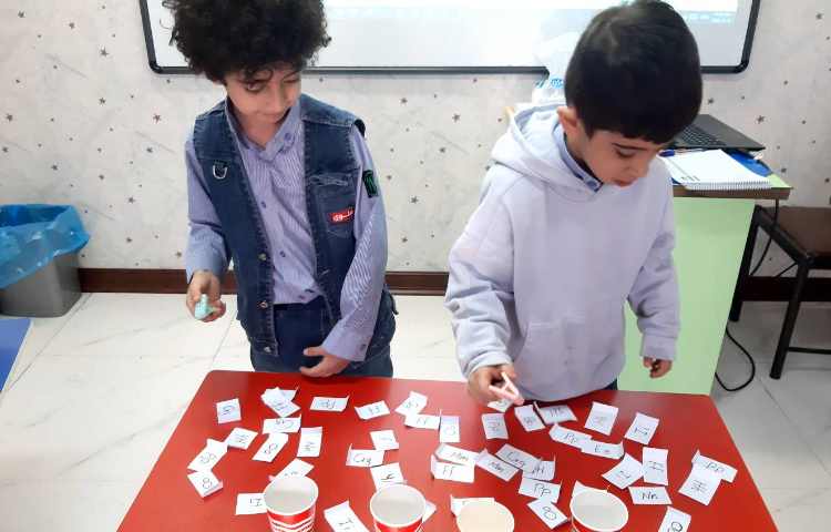 مرور حروف همراه با بازی 3