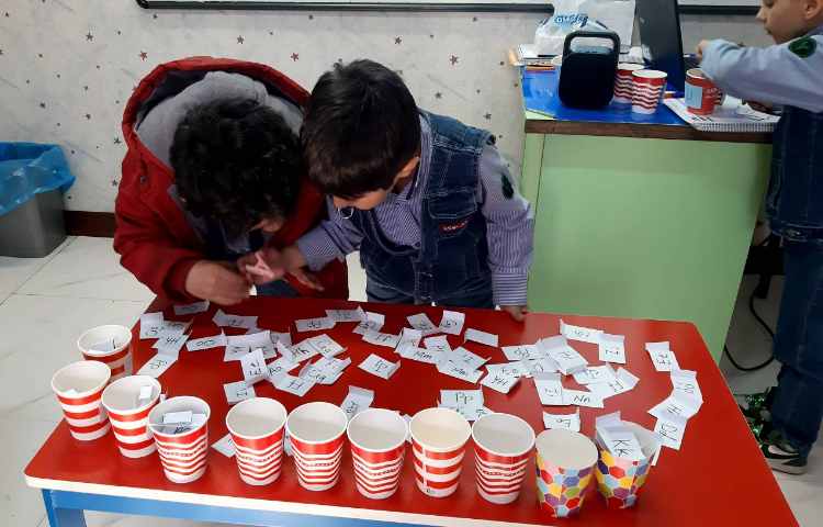 مرور حروف همراه با بازی 4