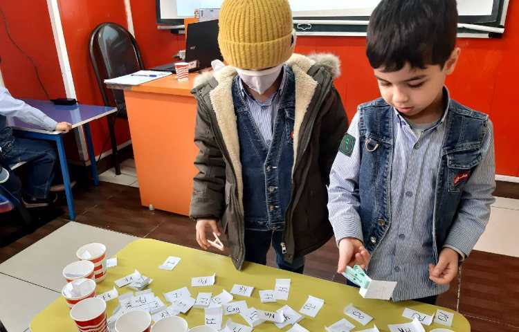 مرور حروف همراه با بازی 5