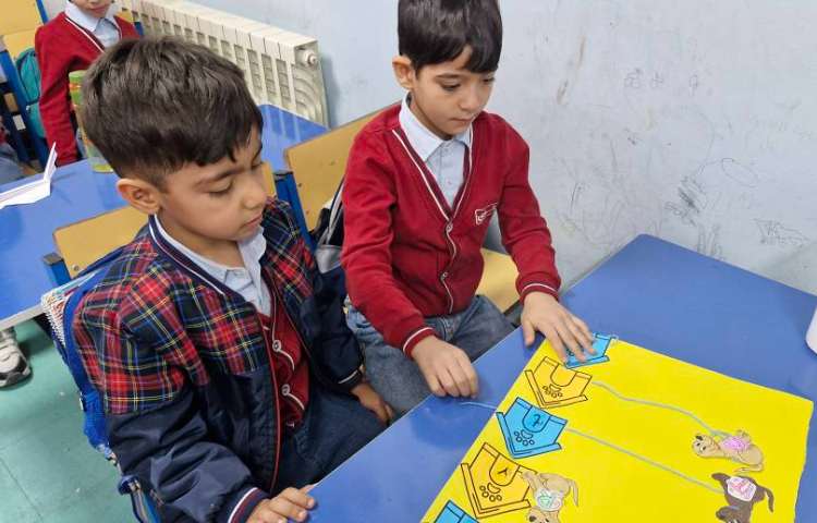 مرور حروف همراه با بازی