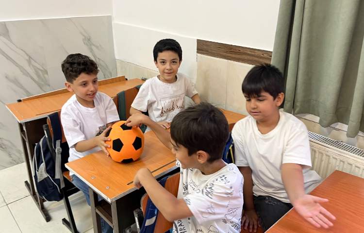 مرور حروف و بازی با مثال‌ها 8