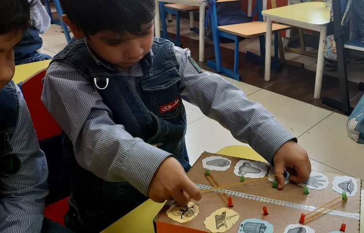 مرور حواس پنجگانه همراه با تقویت مهارت دست ورزی 3