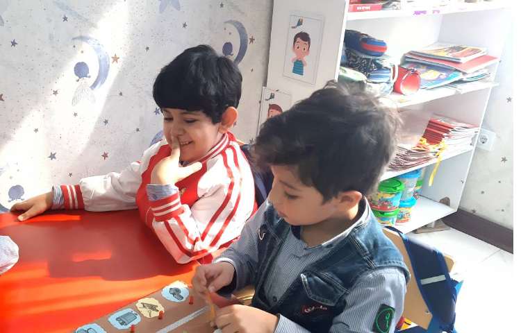 مرور حواس پنجگانه همراه با تقویت مهارت دست ورزی 5