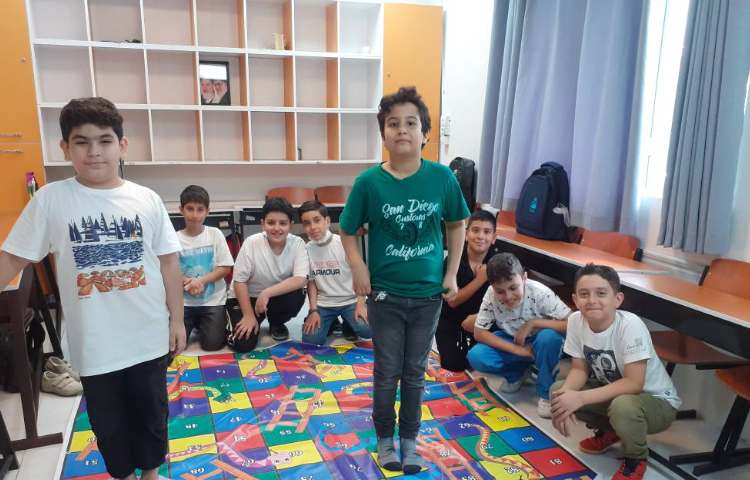 مرور درس گیاهان در قالب بازی در کلاس انجام شد 2