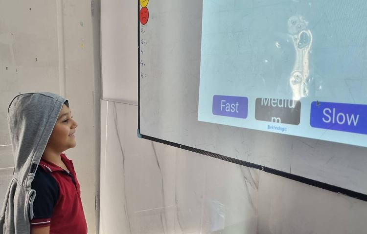 مرور درس یک با بازی پاورپوینتی در زنگ زبان عمومی 2