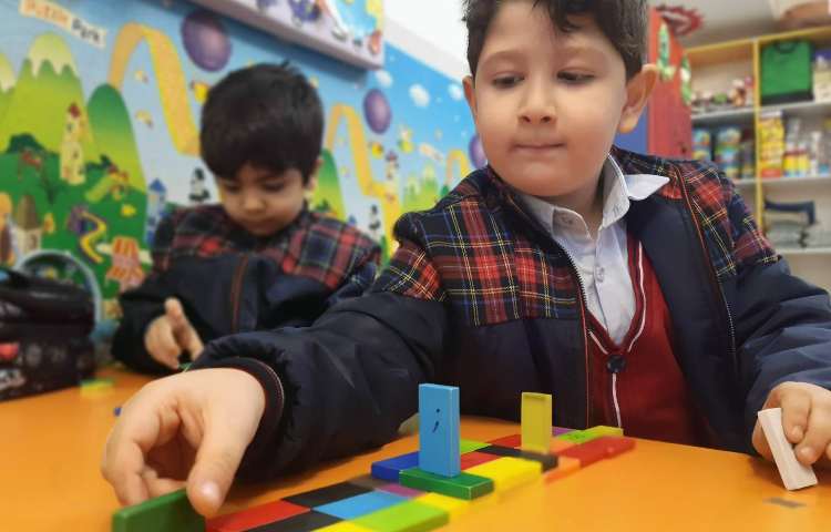 مرور رنگ‌ها با دومینو-زنگ زبان عمومی 4