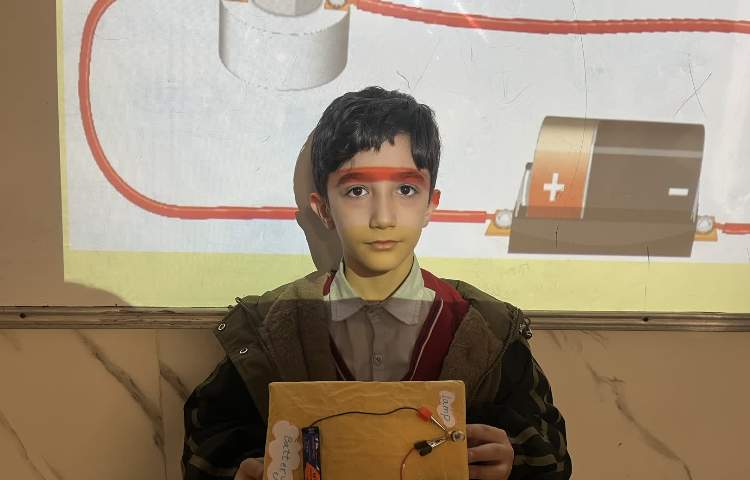 مرور فعالیت‌های مربوط به مبحث مدار درس Science 2