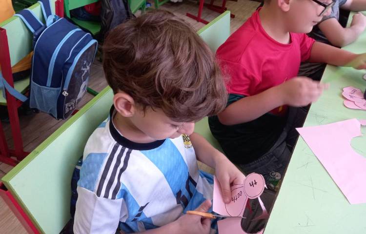 : مرور لغات مربوط به حروف ch/sh/x/y/th با کاردستی 4