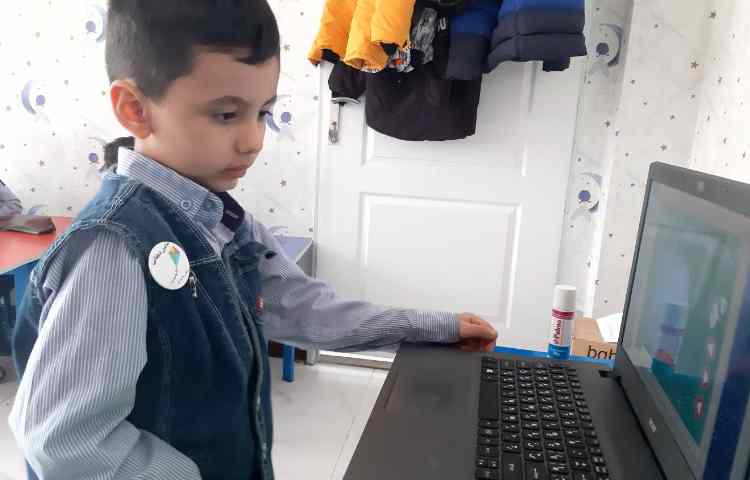 مرور لغات همراه با بازی آنلاین 1