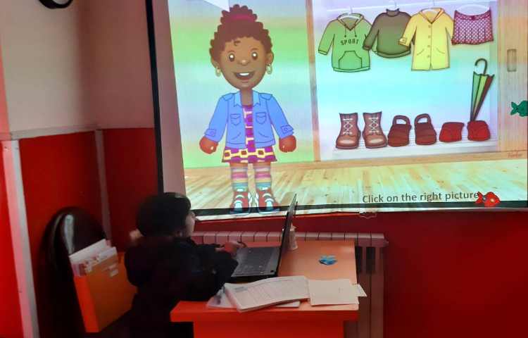 مرور لغات همراه با بازی آنلاین