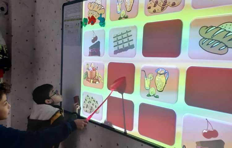 مرور لغات همراه با بازی آنلاین