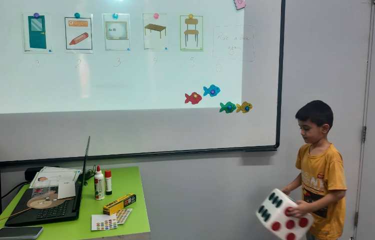 مرور لغات همراه با بازی 8