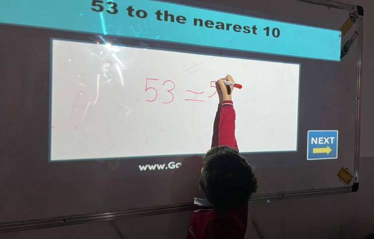 مرور مباحثِ ارزش مکانی اعداد/ گرد کردن و خطوط تقارن با بازی-زنگ Math 1