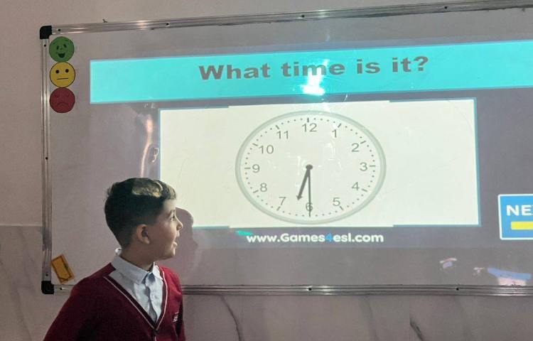 مرور مباحثِ ارزش مکانی اعداد/ گرد کردن و خطوط تقارن با بازی-زنگ Math 4