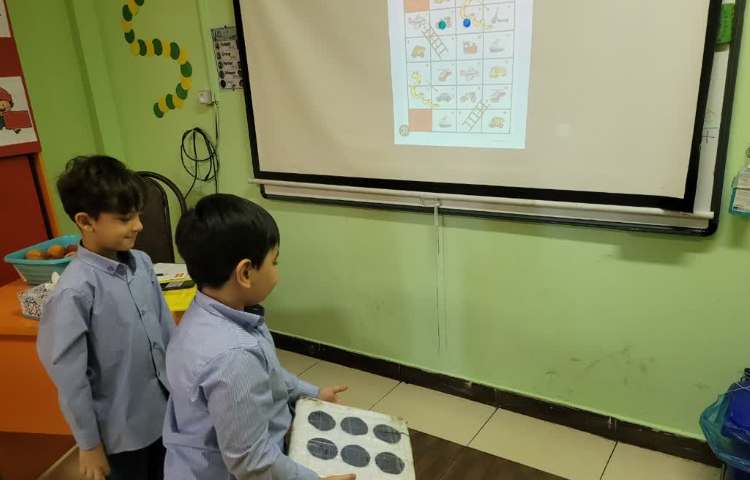 مرور نام وسایل نقلیه به زبان انگلیسی با ایده ی بازی مارپله 4