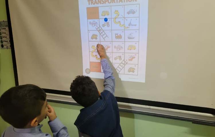 مرور نام وسایل نقلیه به زبان انگلیسی با ایده ی بازی مارپله 7