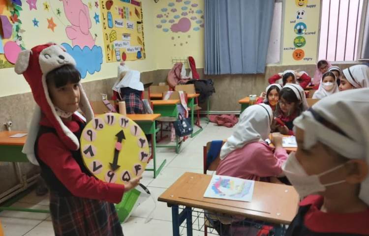 مرور و تمرین ساعت 4