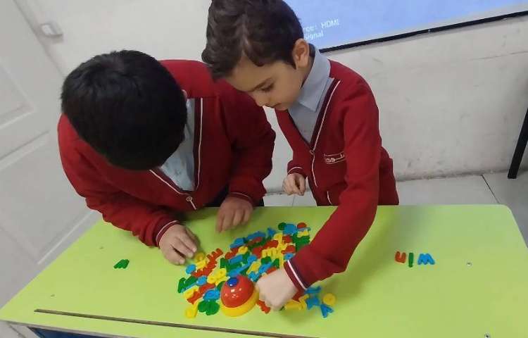 مرور و تمرین Spelling 4