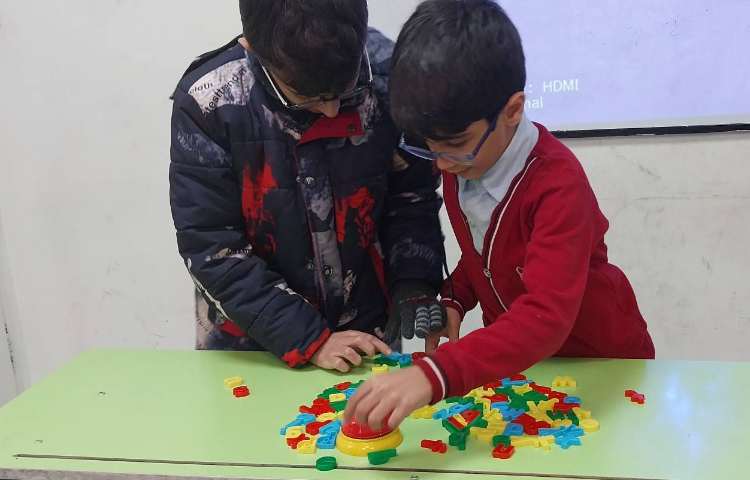 مرور و تمرین Spelling 5