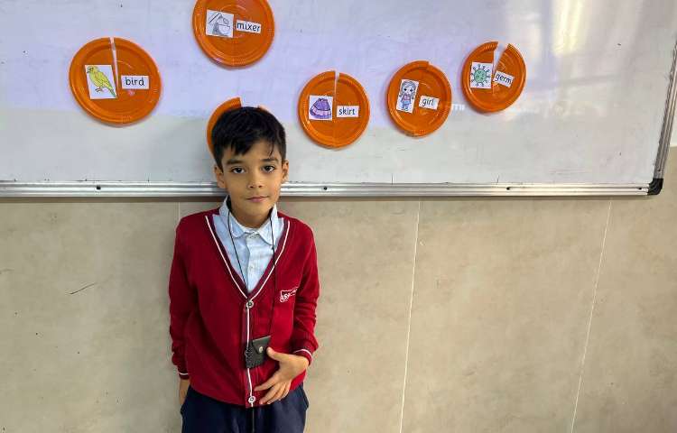 مرور کلمات مرتبط با صدای ir و er از فونیکس 2