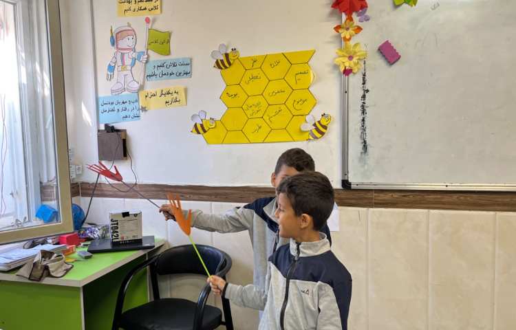 مرور گرامر this, that, these, those با بازی 2