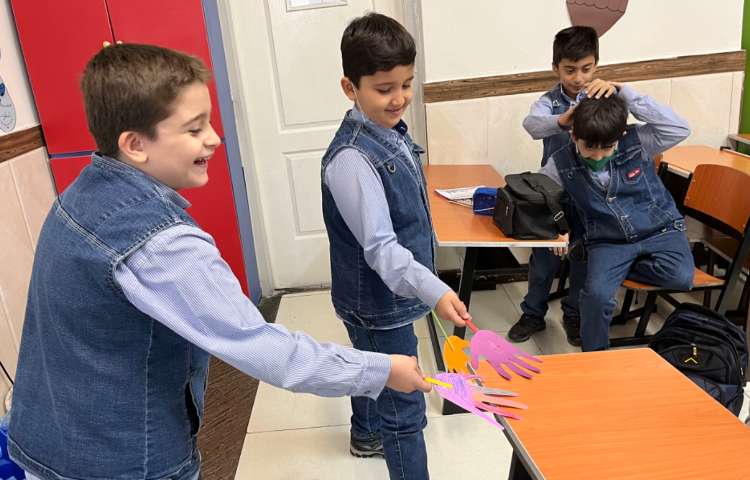 مرور گرامر this, that, these, those با بازی 3