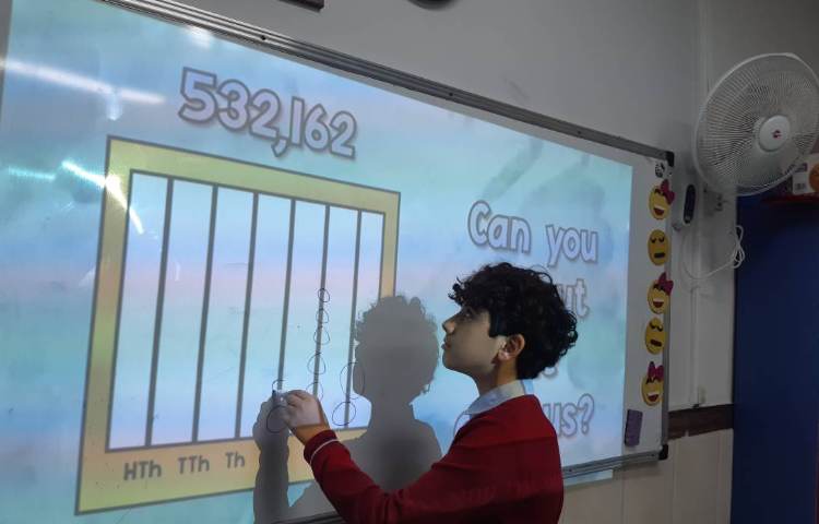 مرور Large Numbers