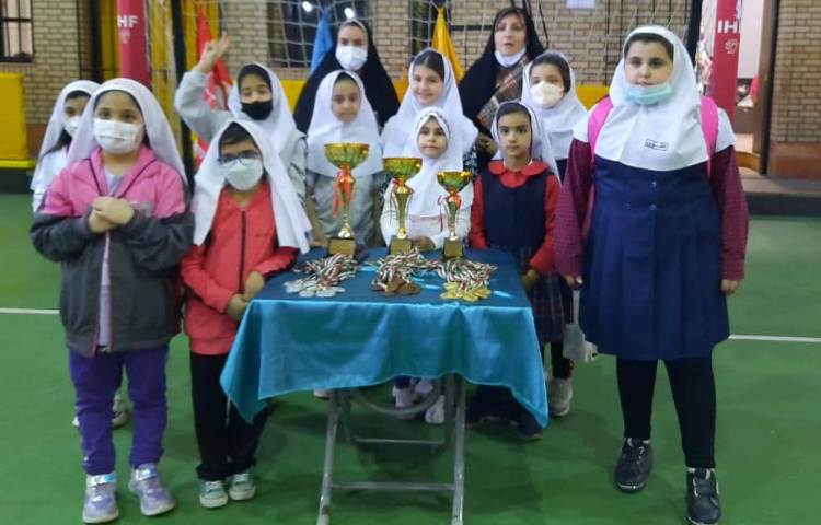 مسابقات بین مدارس شعب دبستان 8