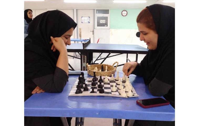 مسابقات درون مدرسه ای کادر اجرایی 4