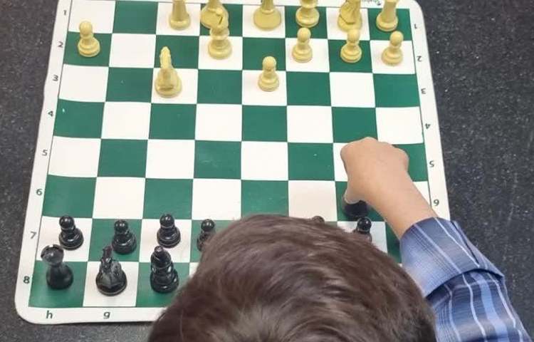 مسابقات شطرنج بین شعب دبستان های علوی 1