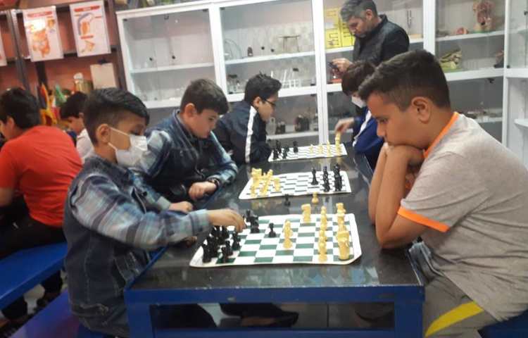 مسابقات شطرنج بین شعب دبستان های علوی 19