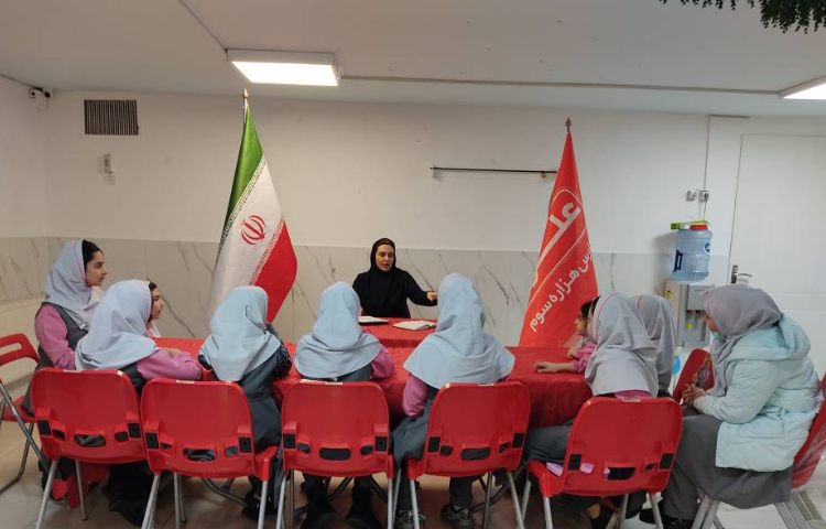 مسابقات مشاعره درون مدرسه ای