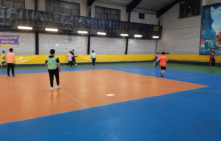 مسابقات ورزشی درون مدرسه ای علوی 8