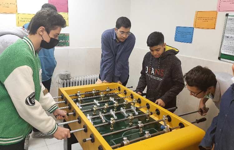 مسابقات ورزشی درون مدرسه ای 1