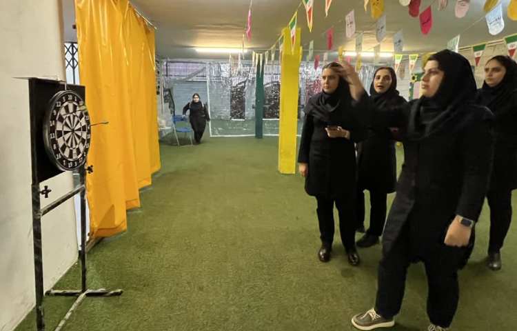 مسابقات ورزشی کادر اجرایی مدرسه 4