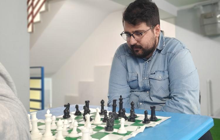 مسابقات کادر اجرایی مدرسه 2