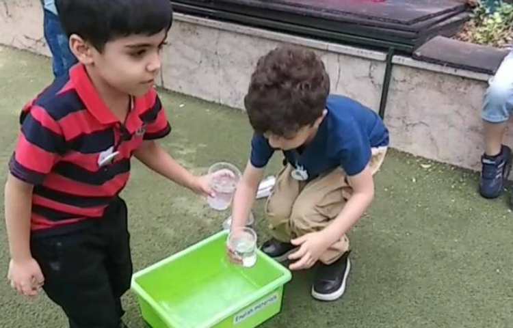 مسابقه آب بازی